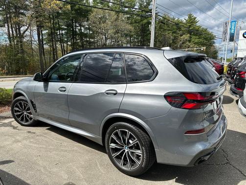 Skyscraper Grey Metallic 2026 BMW X5 xDrive40i
