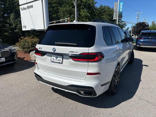2025 BMW X7 xDrive40i