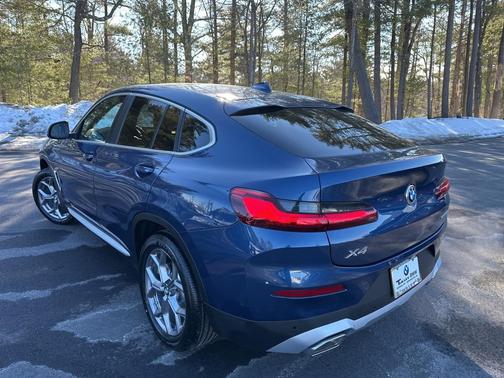 2025 BMW X4 xDrive30i
