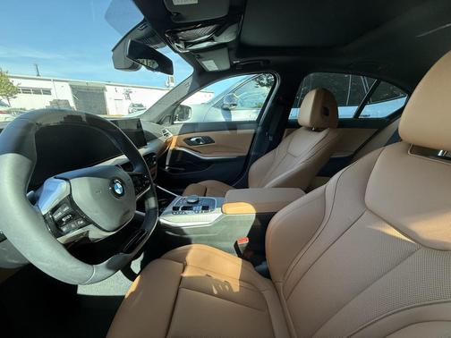 2025 BMW 330 i xDrive
