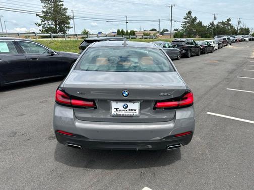 Bernina Grey Amber Effect Metallic 2022 BMW 530 i xDrive