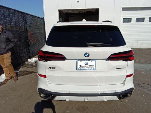 2025 BMW X5 xDrive40i