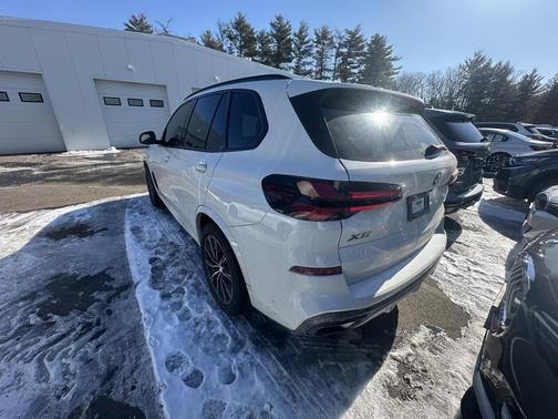 2025 BMW X5 xDrive40i