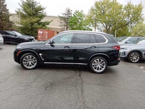 Black Sapphire Metallic 2026 BMW X5 xDrive40i