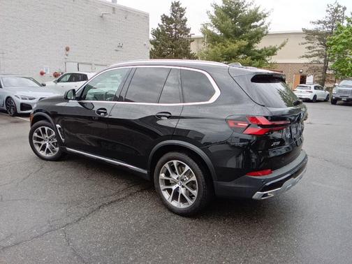 Black Sapphire Metallic 2026 BMW X5 xDrive40i