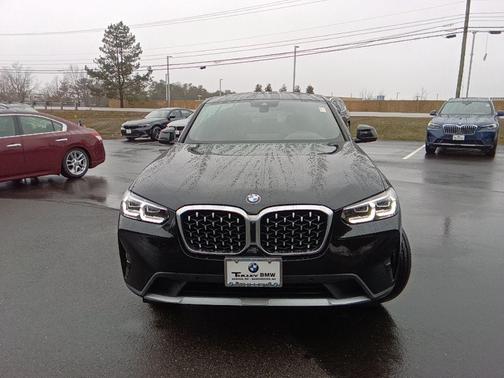 2025 BMW X4 xDrive30i