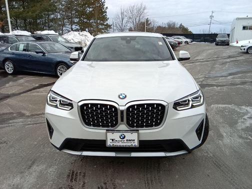 2025 BMW X4 xDrive30i