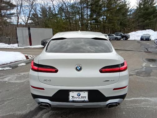 2025 BMW X4 xDrive30i