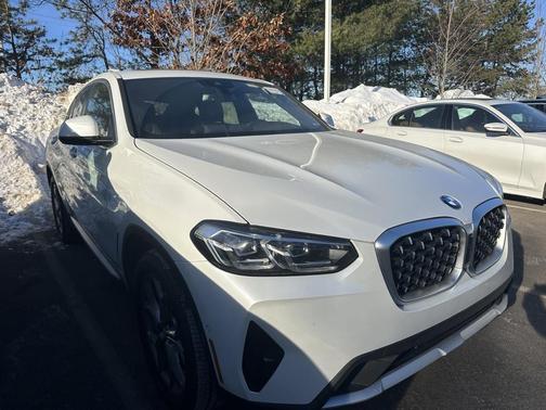 2025 BMW X4 xDrive30i