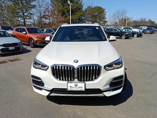 Mineral White Metallic 2022 BMW X5 xDrive40i