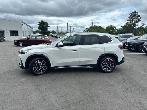 Alpine White 2026 BMW X1 xDrive28i