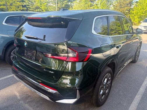 San Remo Green Metallic 2025 BMW X1 xDrive28i