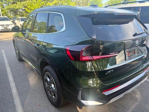 San Remo Green Metallic 2025 BMW X1 xDrive28i