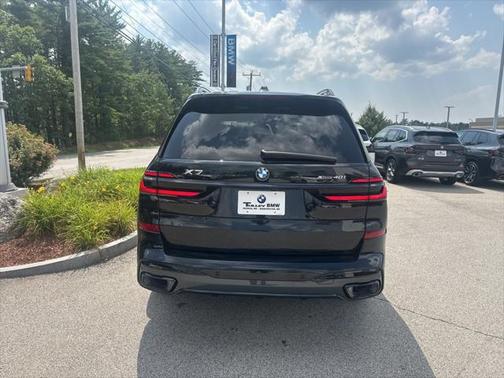 2025 BMW X7 xDrive40i