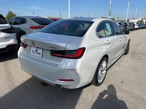 2025 BMW 330 i xDrive