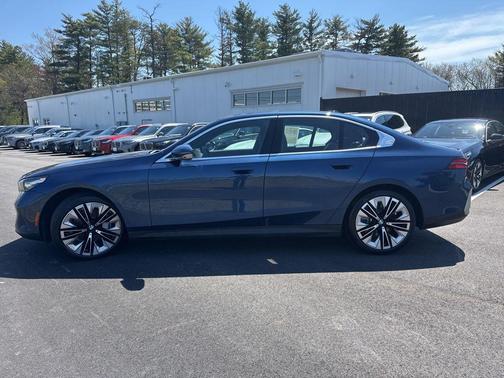 Phytonic Blue Metallic 2026 BMW 540 xDrive