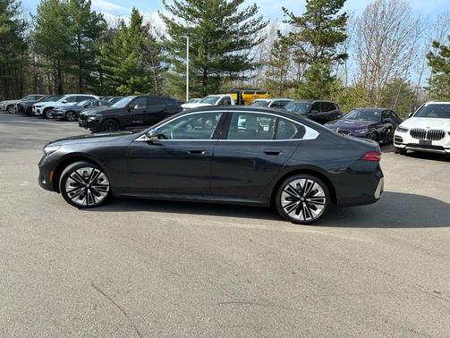 Dark Graphite Metallic 2025 BMW 530 xDrive