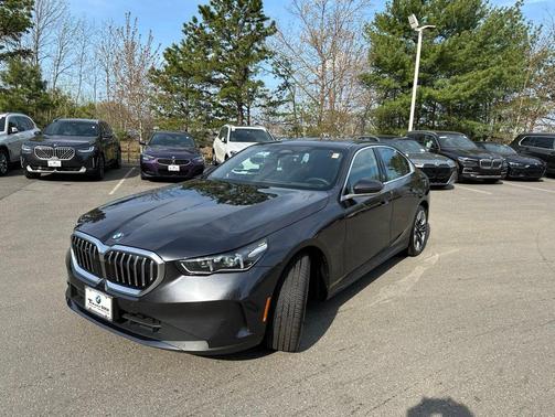Dark Graphite Metallic 2025 BMW 530 xDrive