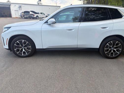 Mineral White Metallic 2025 BMW X3 30 xDrive