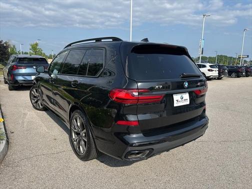 2022 BMW X7 M50i
