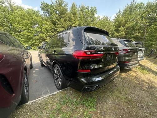 2022 BMW X7 M50i