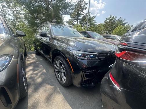 2022 BMW X7 M50i