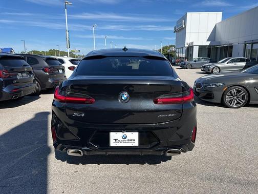 2023 BMW X4 xDrive30i