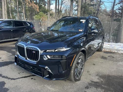 2025 BMW X7 M60i