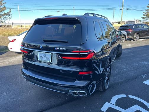 2025 BMW X7 M60i