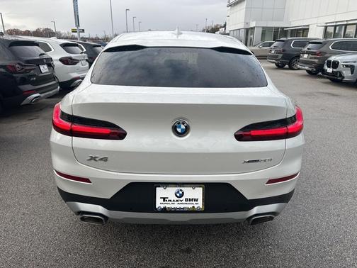 2024 BMW X4 xDrive30i