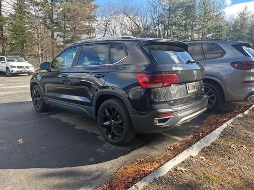 2023 Volkswagen Taos 1.5T SE