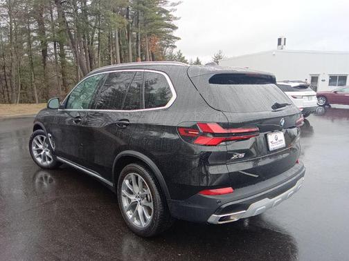 Black Sapphire Metallic 2026 BMW X5 xDrive40i