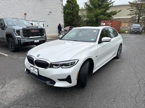 2022 BMW 330e Base