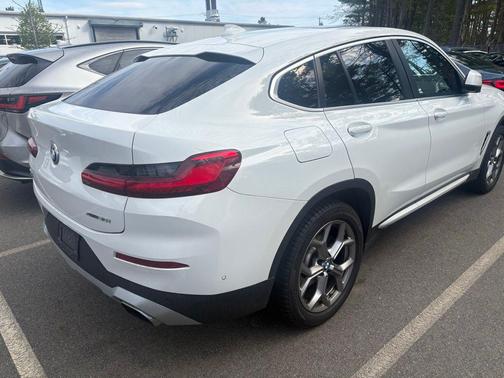 Alpine White 2024 BMW X4 xDrive30i