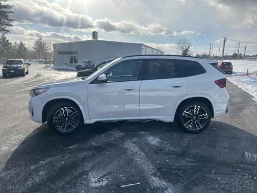 2025 BMW X1 xDrive28i