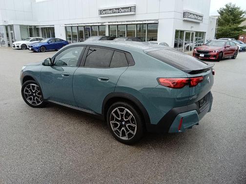 Cape York Green Metallic 2026 BMW X2 xDrive28i