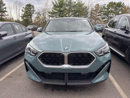 Cape York Green Metallic 2026 BMW X2 xDrive28i