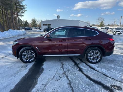 2025 BMW X4 xDrive30i