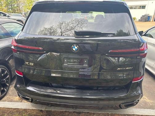 Black Sapphire Metallic 2026 BMW X5 xDrive40i