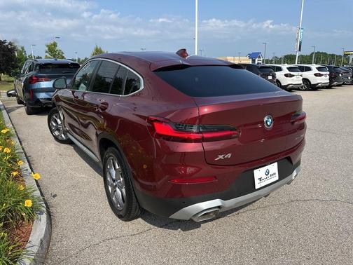 2025 BMW X4 xDrive30i