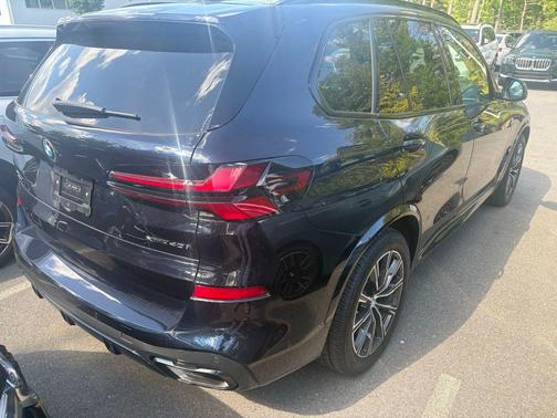 Carbon Black Metallic 2026 BMW X5 xDrive40i