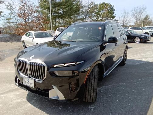 Black Sapphire Metallic 2023 BMW X7 xDrive40i