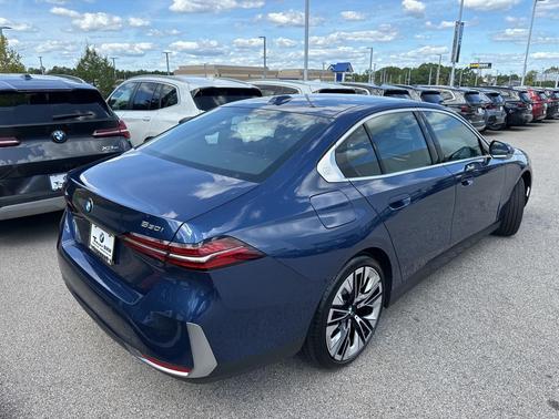 2025 BMW 530 i xDrive