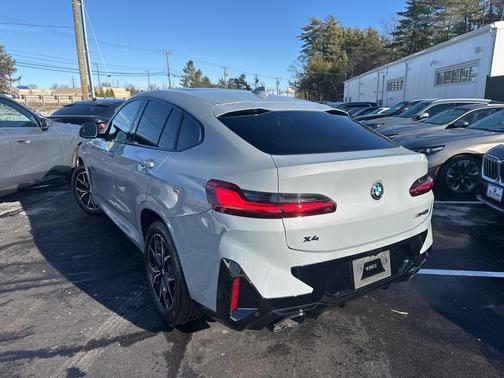 2025 BMW X4 M40i