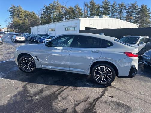 2025 BMW X4 M40i