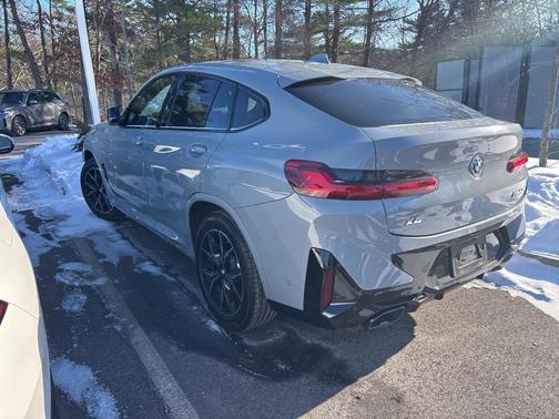 2025 BMW X4 M40i