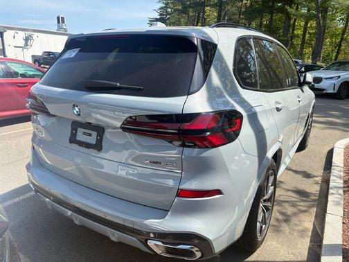 Brooklyn Grey Metallic 2025 BMW X5 xDrive40i
