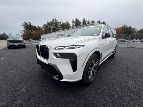 2025 BMW X7 M60i