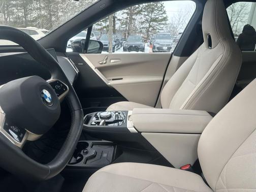 2026 BMW iX xDrive45