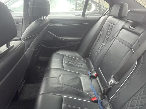 2022 BMW M550 i Xdrive